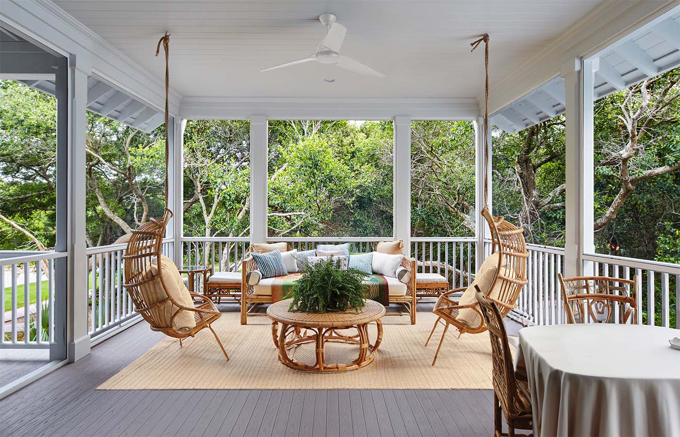 timbertech-inspirationgallery-composite-porchcollection-slategray-decking-beauty-1